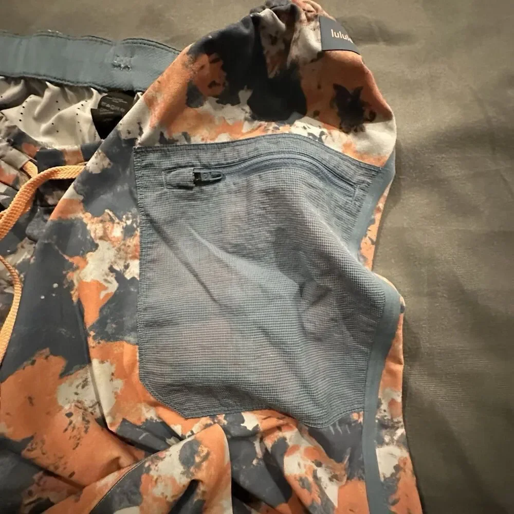 Lululemon Water Repellent 8